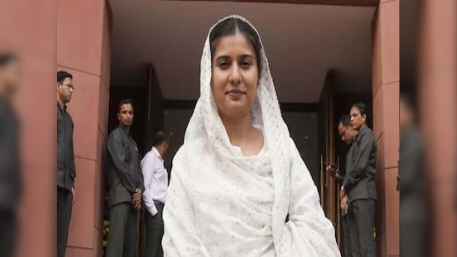 चोर उचक्के मुजरिम जैसा बर्ताव, बरेली जाने से रोके जाने पर भड़कीं Iqra Hasan