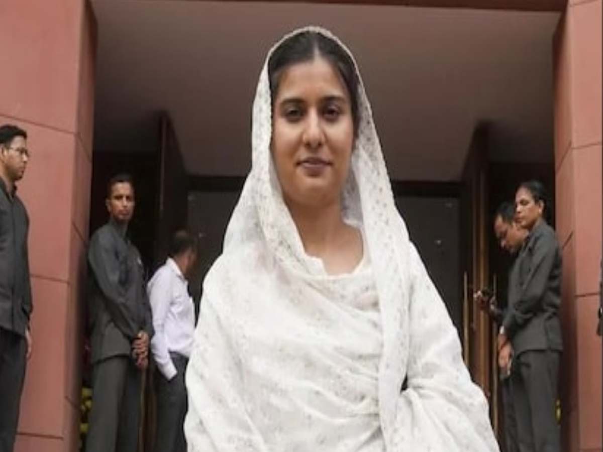 चोर उचक्के मुजरिम जैसा बर्ताव, बरेली जाने से रोके जाने पर भड़कीं Iqra Hasan चोर उचक्के मुजरिम जैसा बर्ताव, बरेली जाने से रोके जाने पर भड़कीं Iqra Hasan