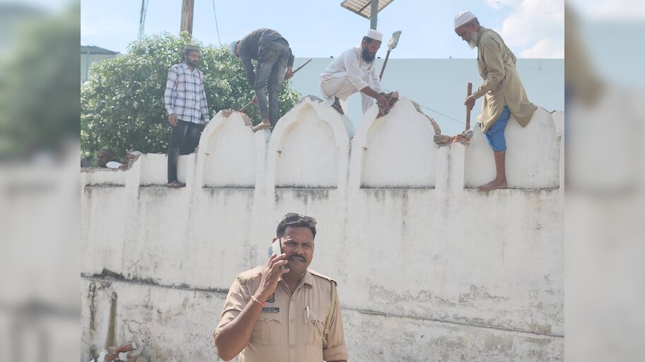 संभल के गौसुलवरा मस्जिद पर चलेगा बुलडोजर, इलाहाबाद HC ने ध्वस्तीकरण को रोकने से किया इंकार