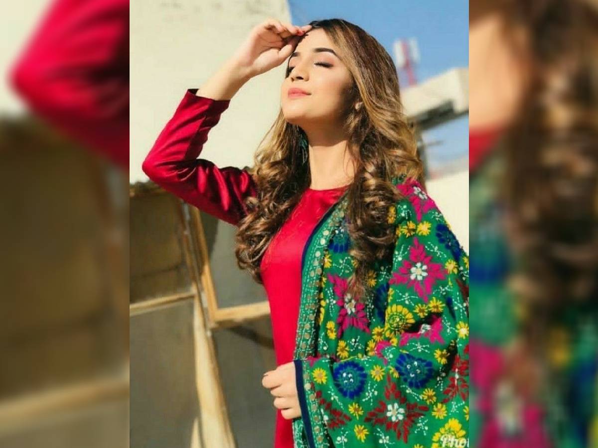 ग्रीन कलर का दुपट्टा