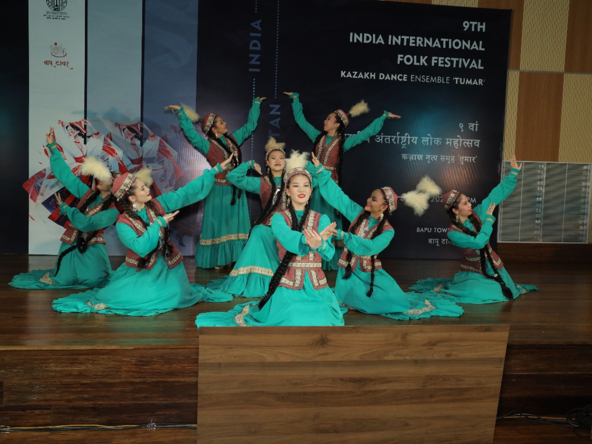 कला से दिलों का जुड़ाव