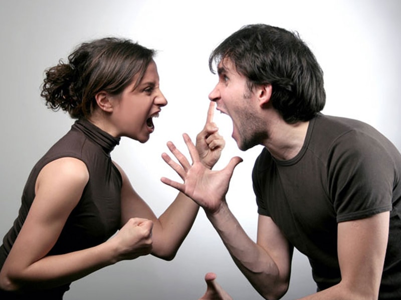 एक्स की बातें करना या तुलना करना