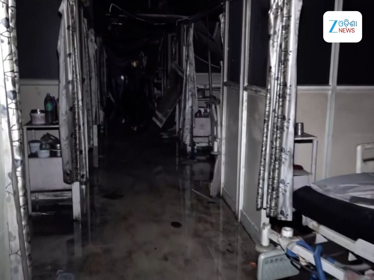 Sawai man Singh Hospital Fire Tragedy: ଜୟପୁରର ସୱାଇ ମାନସିଂ ଡାକ୍ତରଖାନାରେ ଅଗ୍ନିକାଣ୍ଡ, ୮ ରୋଗୀଙ୍କ ମୃତ୍ୟୁ Sawai man Singh Hospital Fire Tragedy: ଜୟପୁରର ସୱାଇ ମାନସିଂ ଡାକ୍ତରଖାନାରେ ଅଗ୍ନିକାଣ୍ଡ, ୮ ରୋଗୀଙ୍କ ମୃତ୍ୟୁ