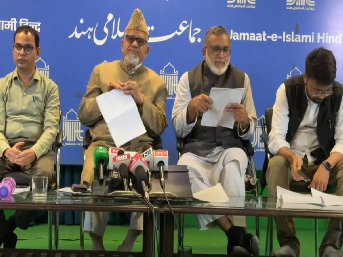 मुहब्बत के इज़हार को जुर्म बना दिया; बरेली हिंसा, बुल्डोज़र एक्शन पर जमात-ए-इस्लामी हिंद का सरकार पर हमला मुहब्बत के इज़हार को जुर्म बना दिया; बरेली हिंसा, बुल्डोज़र एक्शन पर जमात-ए-इस्लामी हिंद का सरकार पर हमला