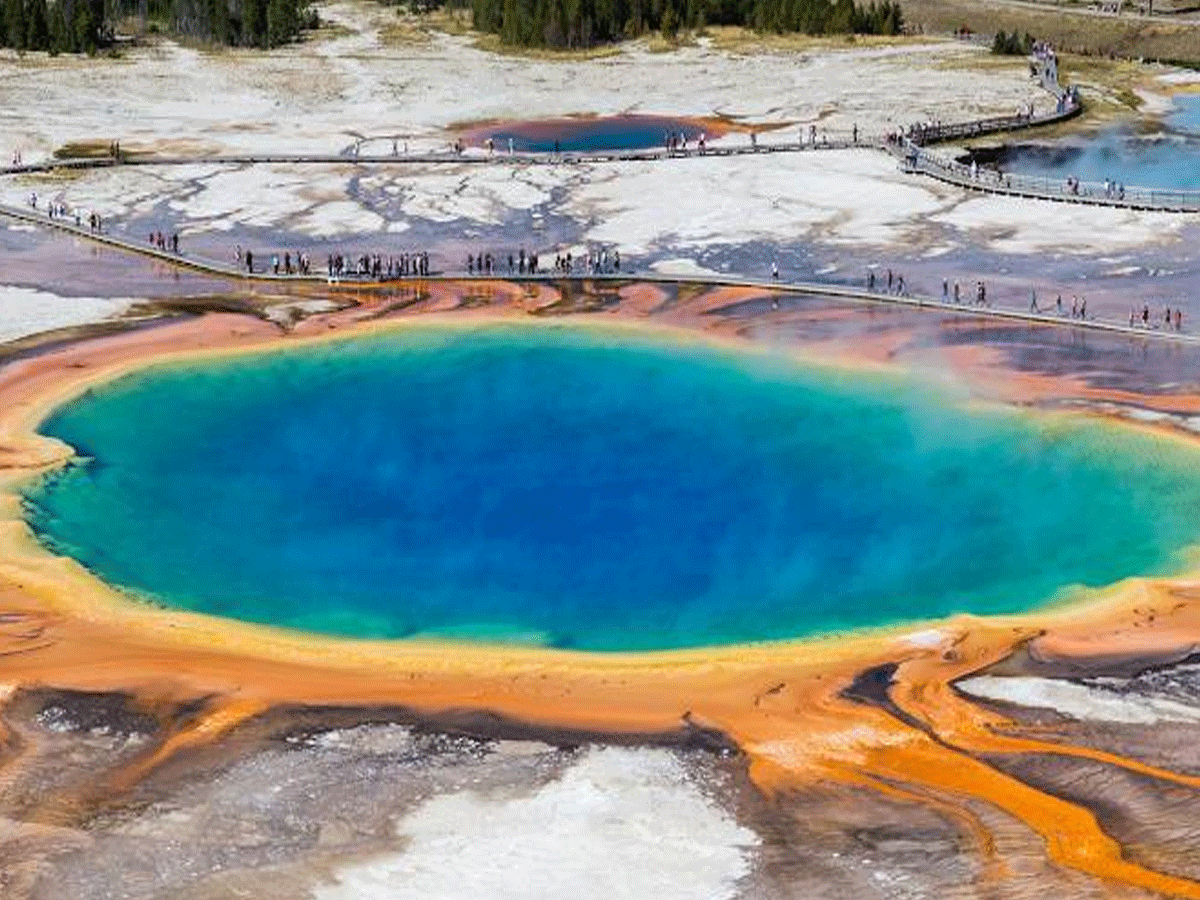 ग्रैंड प्रिजमैटिक स्प्रिंग येलोस्टोन पार्क