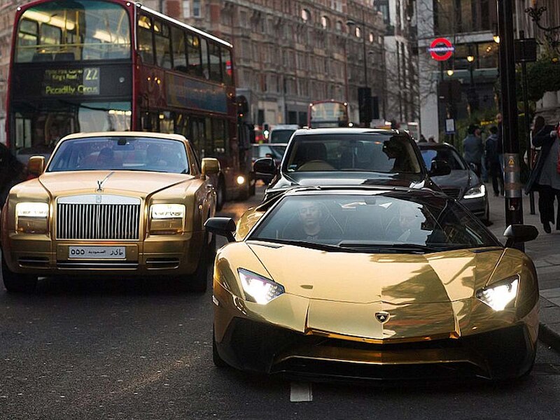  सोने की कार 