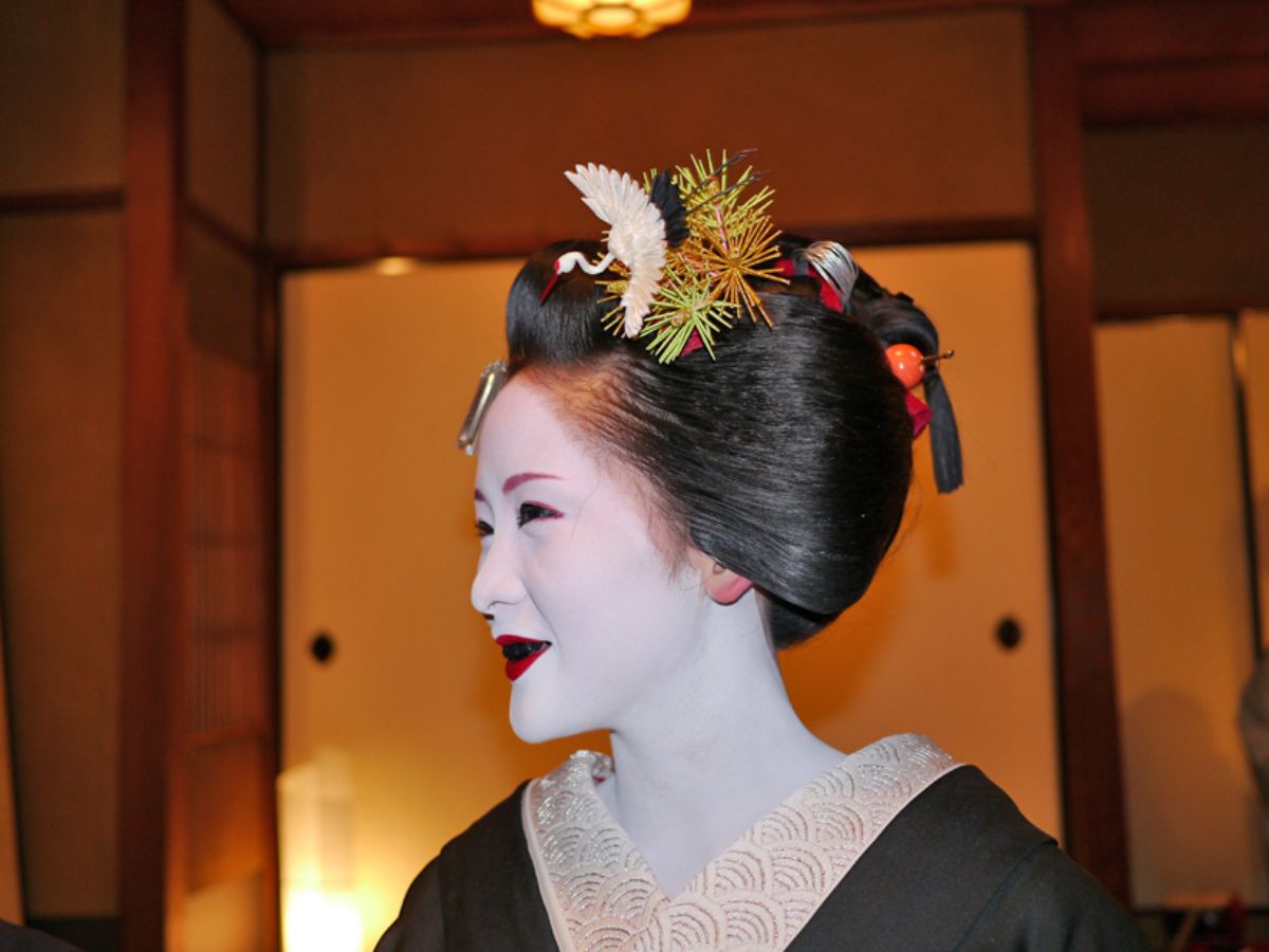 दांत काले करने की क्या है वजह?