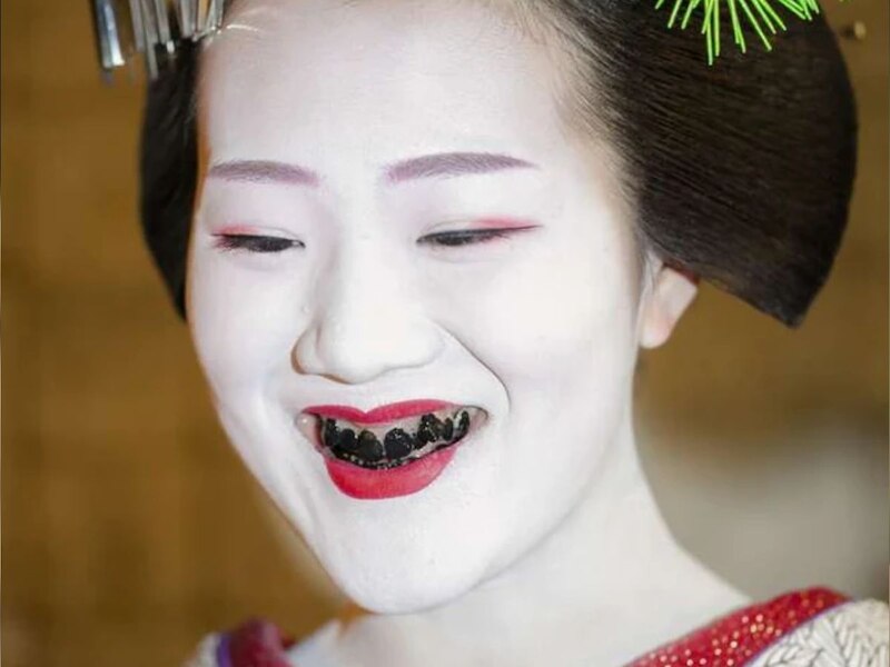 किन-किन देशों और समुदायों में थी ये परंपरा?