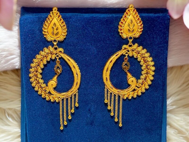 गोल्ड झाला इयररिंग्स
