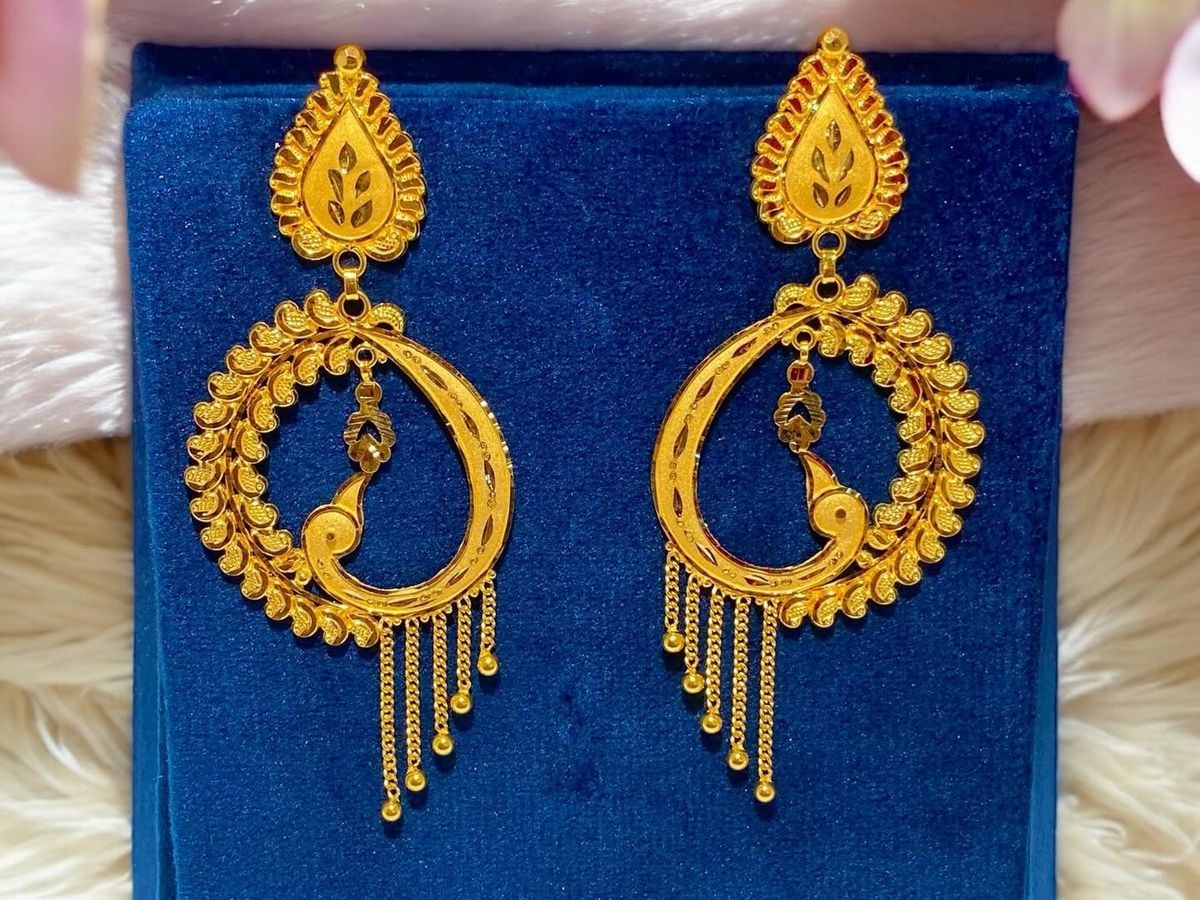 गोल्ड झाला इयररिंग्स