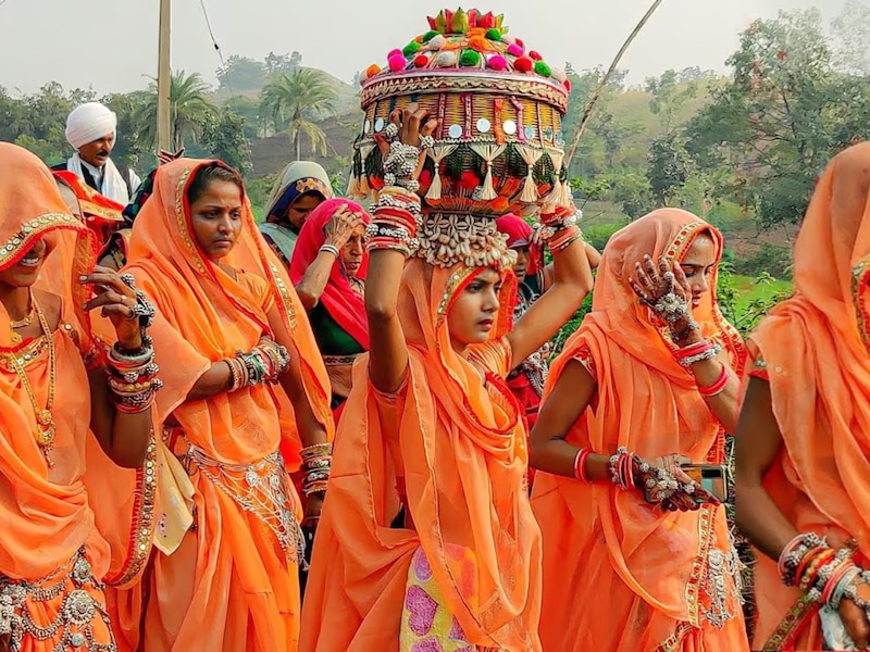 mp tribal unique traditions 5 unique rituals of madhya pradesh adivasi ...
