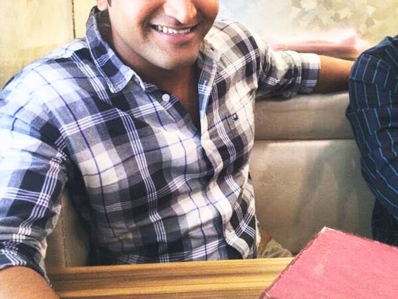 परिवार के साथ गांव में रहता है सुपरस्टार 