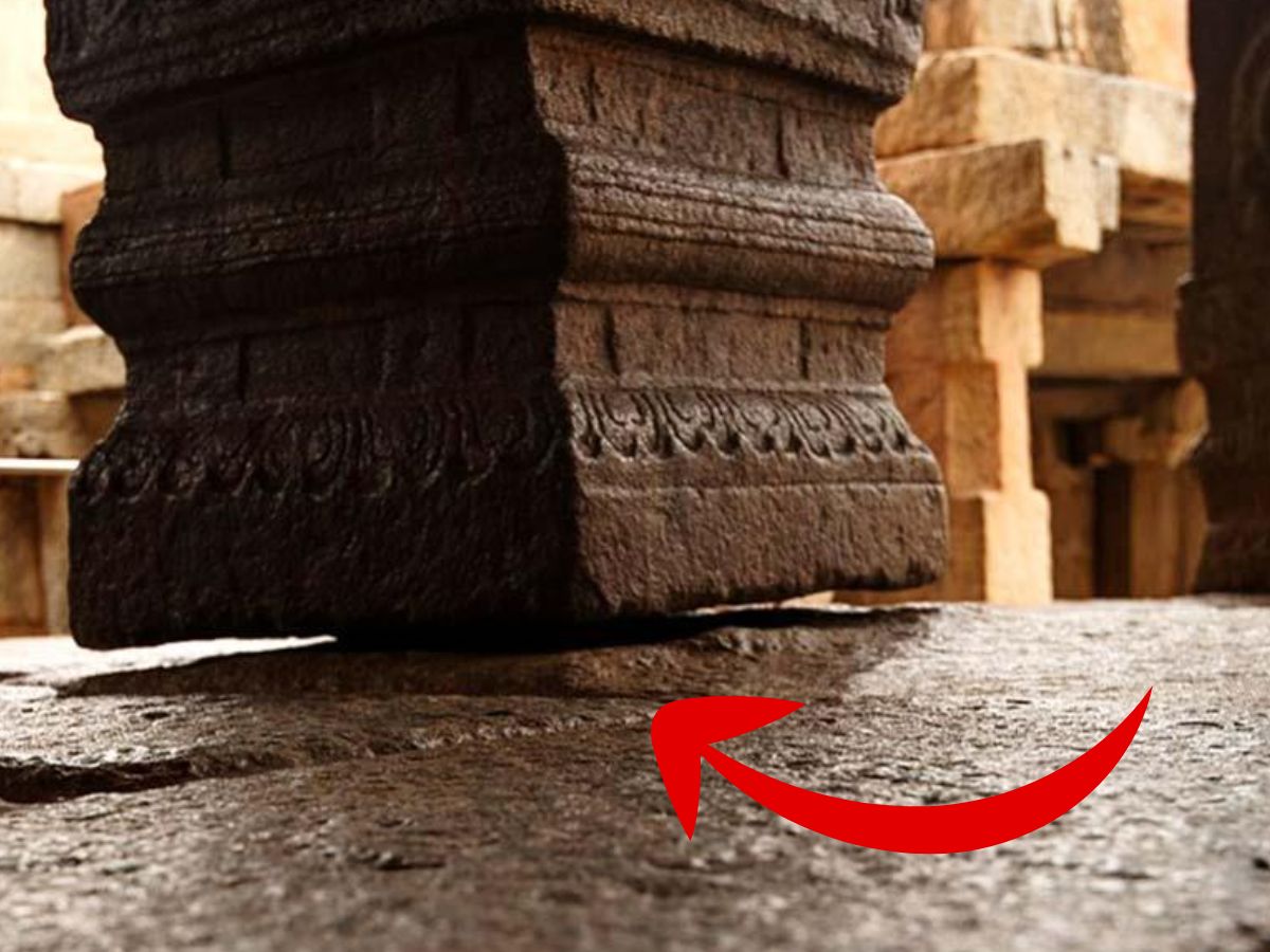 पत्थर का स्तंभ जमीन को छूता ही नहीं