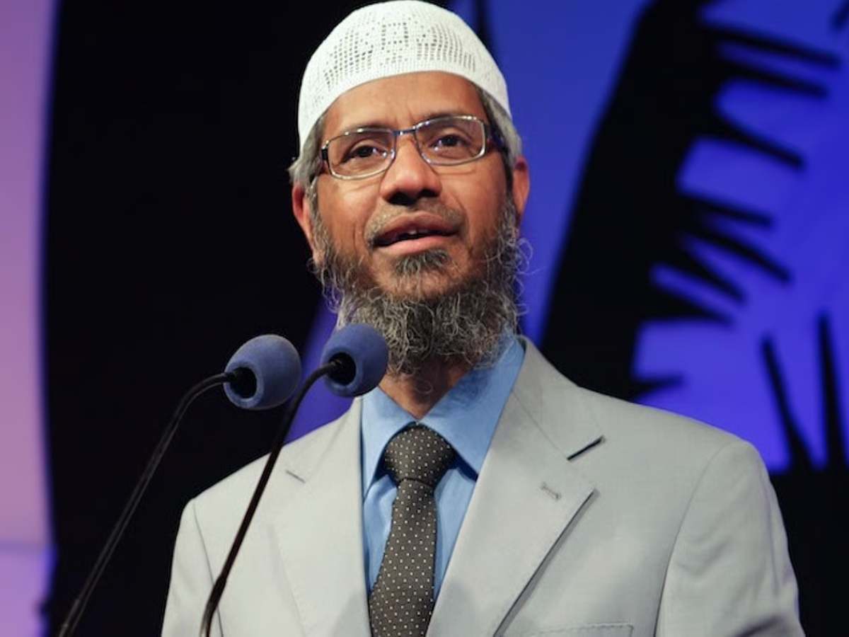 Zakir Naik बोले, लाख गुना बेहतर है हिंदुस्तान, पाकिस्तान को लगाई जमकर लताड़ Zakir Naik बोले, लाख गुना बेहतर है हिंदुस्तान, पाकिस्तान को लगाई जमकर लताड़