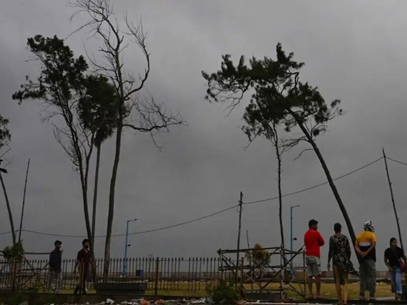 67 फीसदी आर्द्रता से उमस भरा दिन