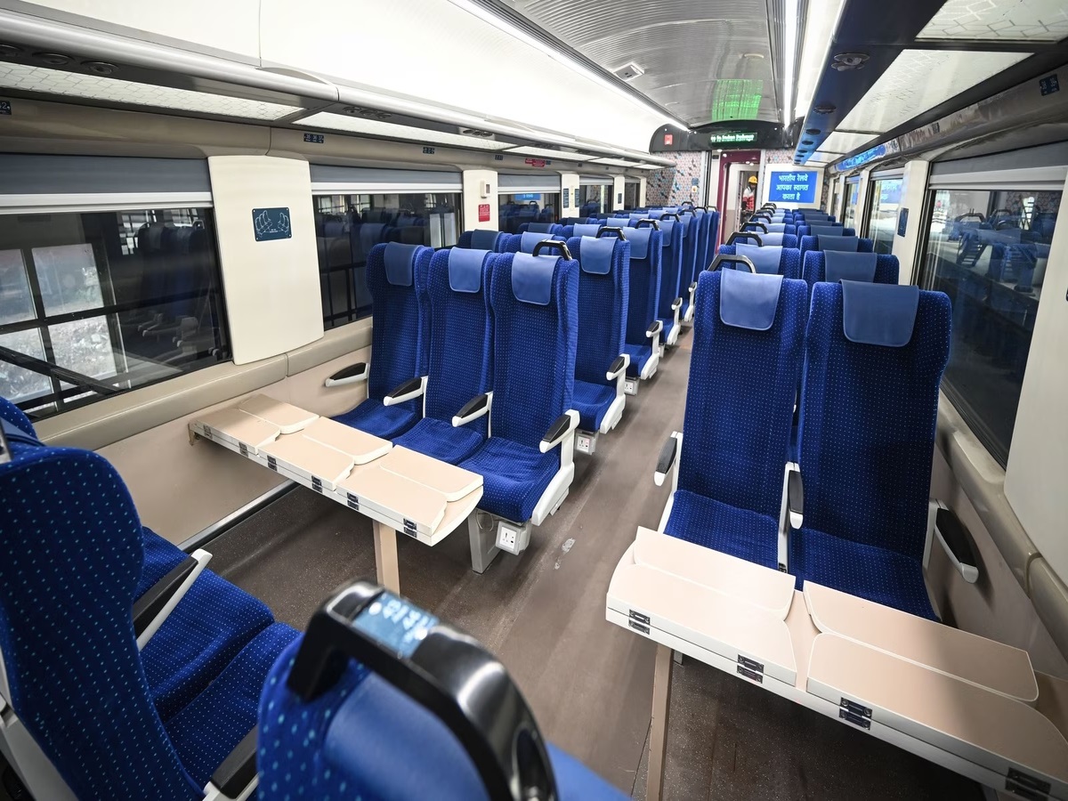 ट्रेन संख्या 02254: नई दिल्ली से पटना/प्रमुख ठहराव