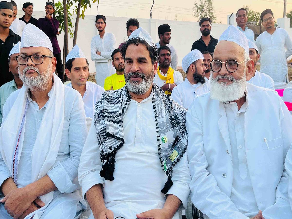 Bihar Election 2025: आबादी के आधार पर मुस्लिम समाज को हिस्सेदारी, जन सुराज का बड़ा ऐलान Bihar Election 2025: आबादी के आधार पर मुस्लिम समाज को हिस्सेदारी, जन सुराज का बड़ा ऐलान