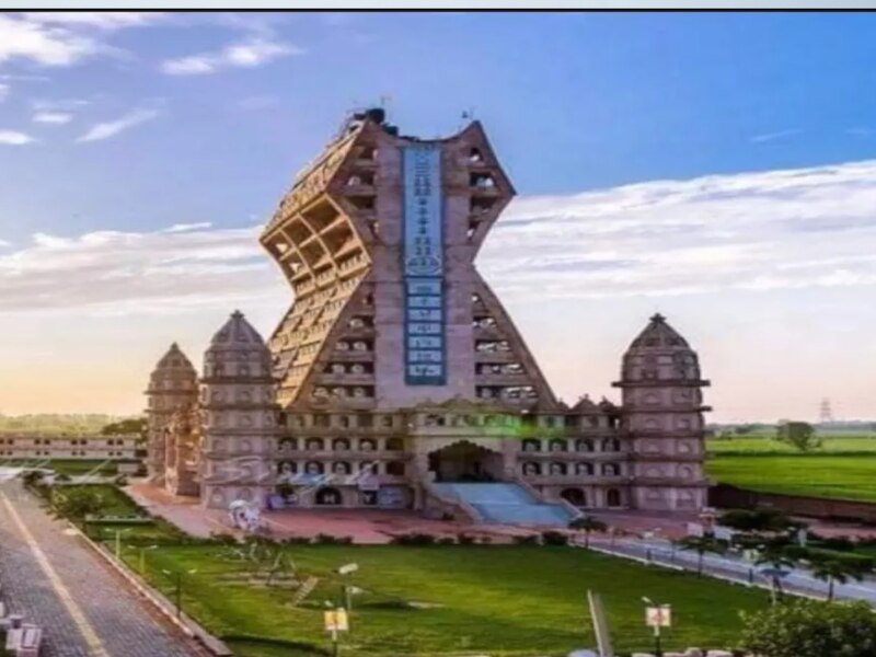 धार्मिक स्थल की वजह से रहती है भीड़