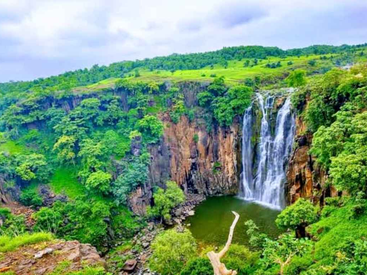 पातालपानी वॉटरफॉल