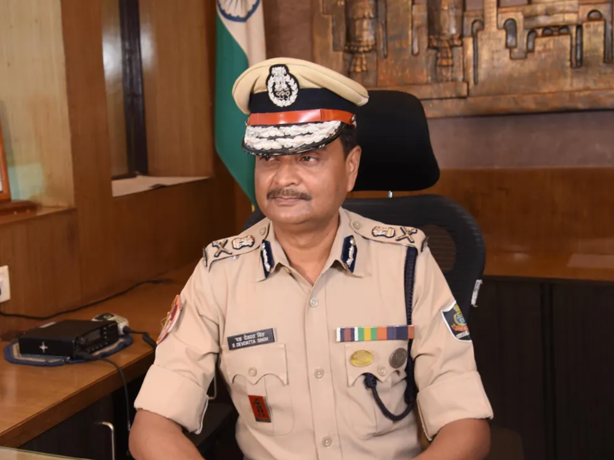 Odisha News: କଟକ ଦୁର୍ଗାପୂଜା ଗୋଷ୍ଠି ସଂଘର୍ଷ: ୩୧ ଜଣଙ୍କୁ ଗିରଫ୍ କରି ସାରିଲାଣି ପୋଲିସ୍ Odisha News: କଟକ ଦୁର୍ଗାପୂଜା ଗୋଷ୍ଠି ସଂଘର୍ଷ: ୩୧ ଜଣଙ୍କୁ ଗିରଫ୍ କରି ସାରିଲାଣି ପୋଲିସ୍