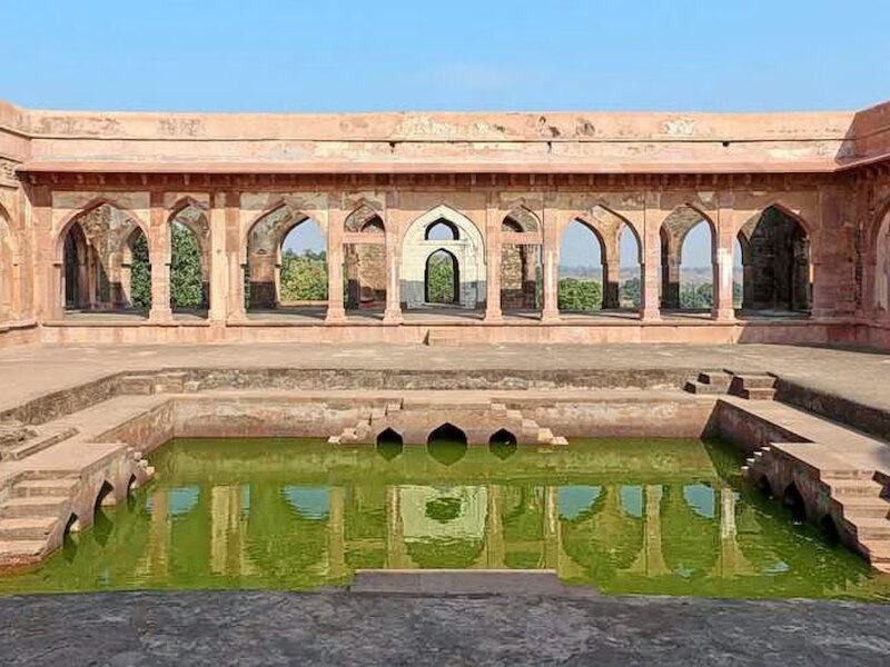 बाज बहादुर का किला