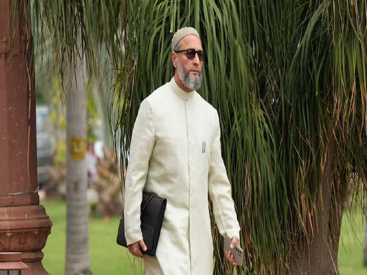 Waqf Property Registration: SC में ओवैसी की याचिका, तारीख बढ़ाने के लिए दी बड़ी दलील Waqf Property Registration: SC में ओवैसी की याचिका, तारीख बढ़ाने के लिए दी बड़ी दलील