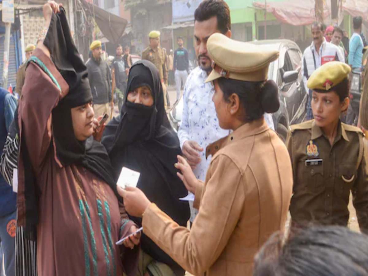 नहीं है Voter ID? इन 12 दस्तावेज से डालें वोट; पर्दा-नशीन औरतों के लिए खास इंतेजाम नहीं है Voter ID? इन 12 दस्तावेज से डालें वोट; पर्दा-नशीन औरतों के लिए खास इंतेजाम