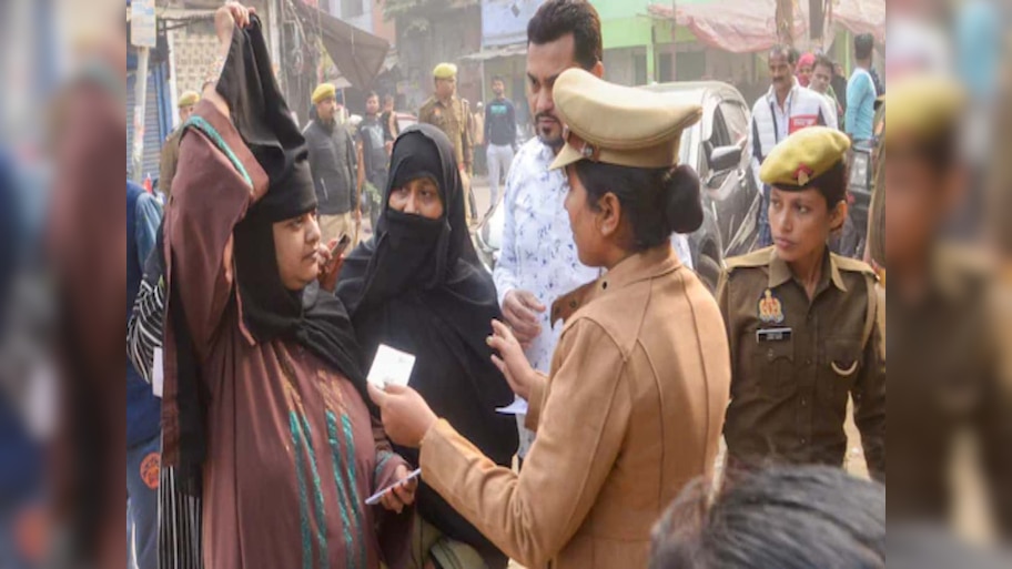 नहीं है Voter ID? इन 12 दस्तावेज से डालें वोट; पर्दा-नशीन औरतों के लिए खास इंतेजाम