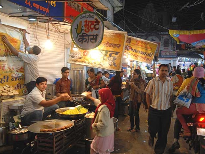 india first midnight market is mini mumbai of mp famous indore sarafa ...