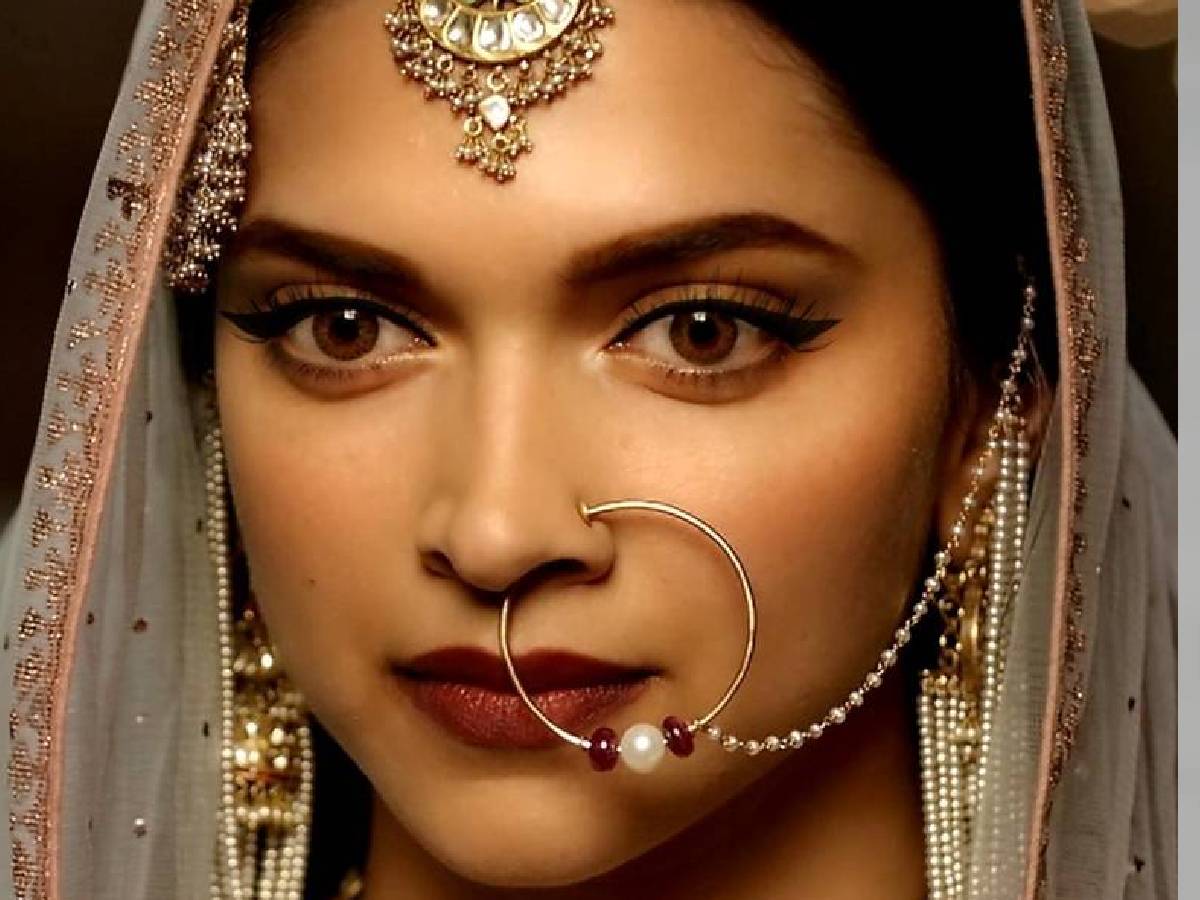 रॉयल लुक