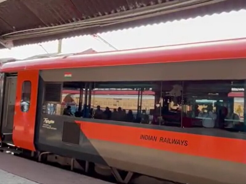 नई दिल्ली स्टेशन पर यात्री सुविधा केंद्र