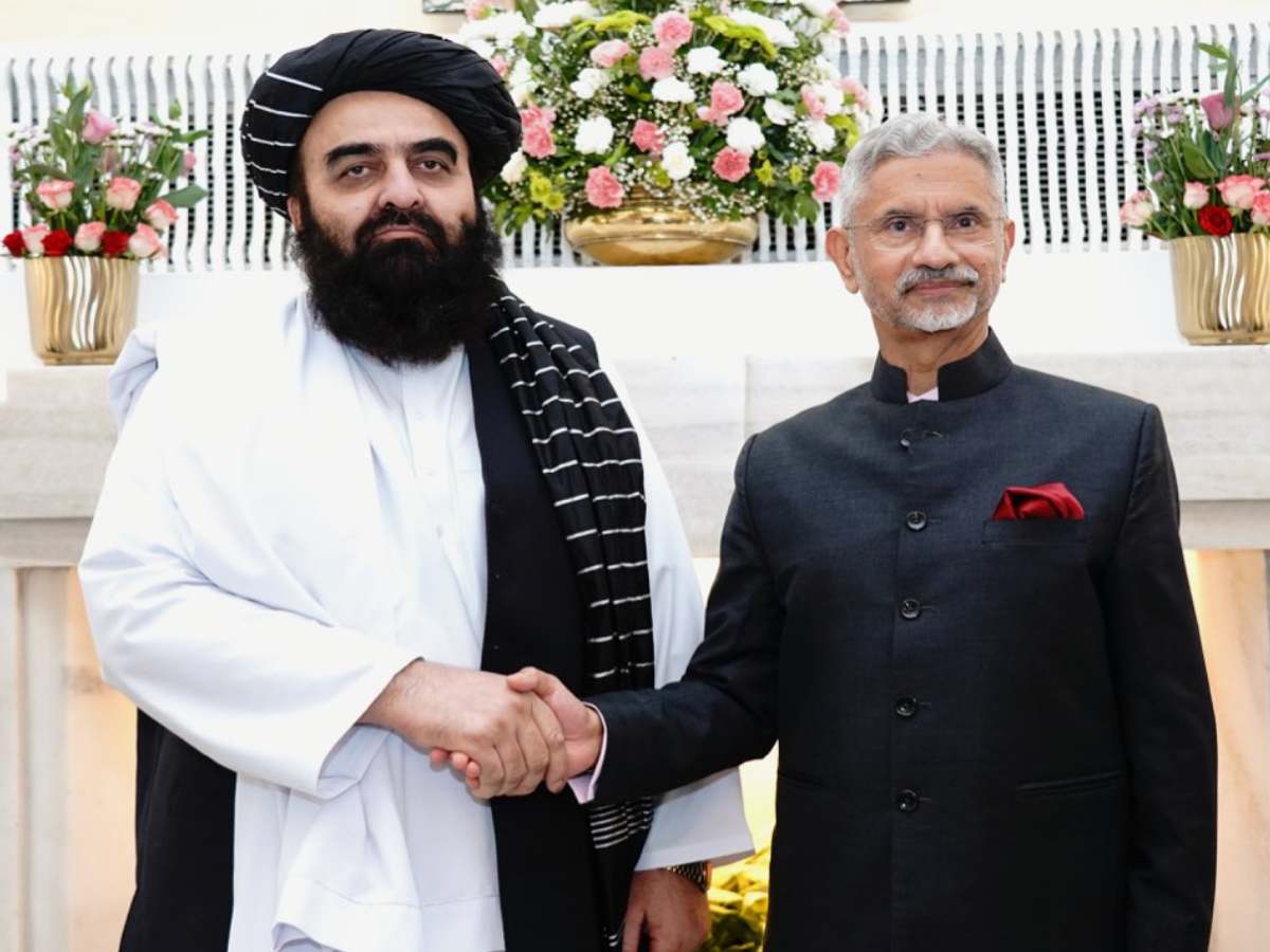 Afghan मंत्री की PC में महिला पत्रकारों पर रोक; भारतीय विदेश मंत्रालय ने दी सफाई Afghan मंत्री की PC में महिला पत्रकारों पर रोक; भारतीय विदेश मंत्रालय ने दी सफाई