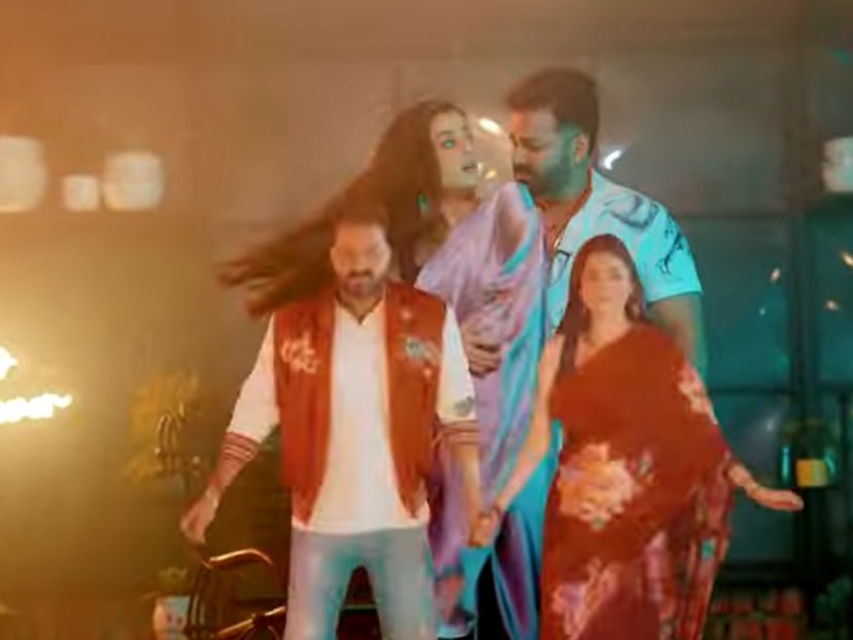 म्यूजिक प्रियांशु सिंह ने दिया