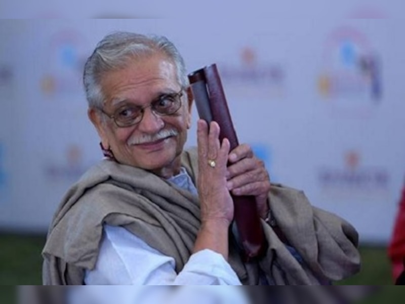 पहले नंबर पर इस सितारे का नाम 