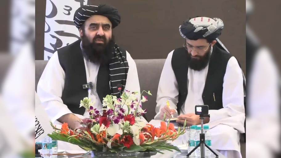 Afghanistan के विदेश मंत्री की PC में पहुंचीं महिला पत्रकार; मुत्तकी ने पेश की सफाई