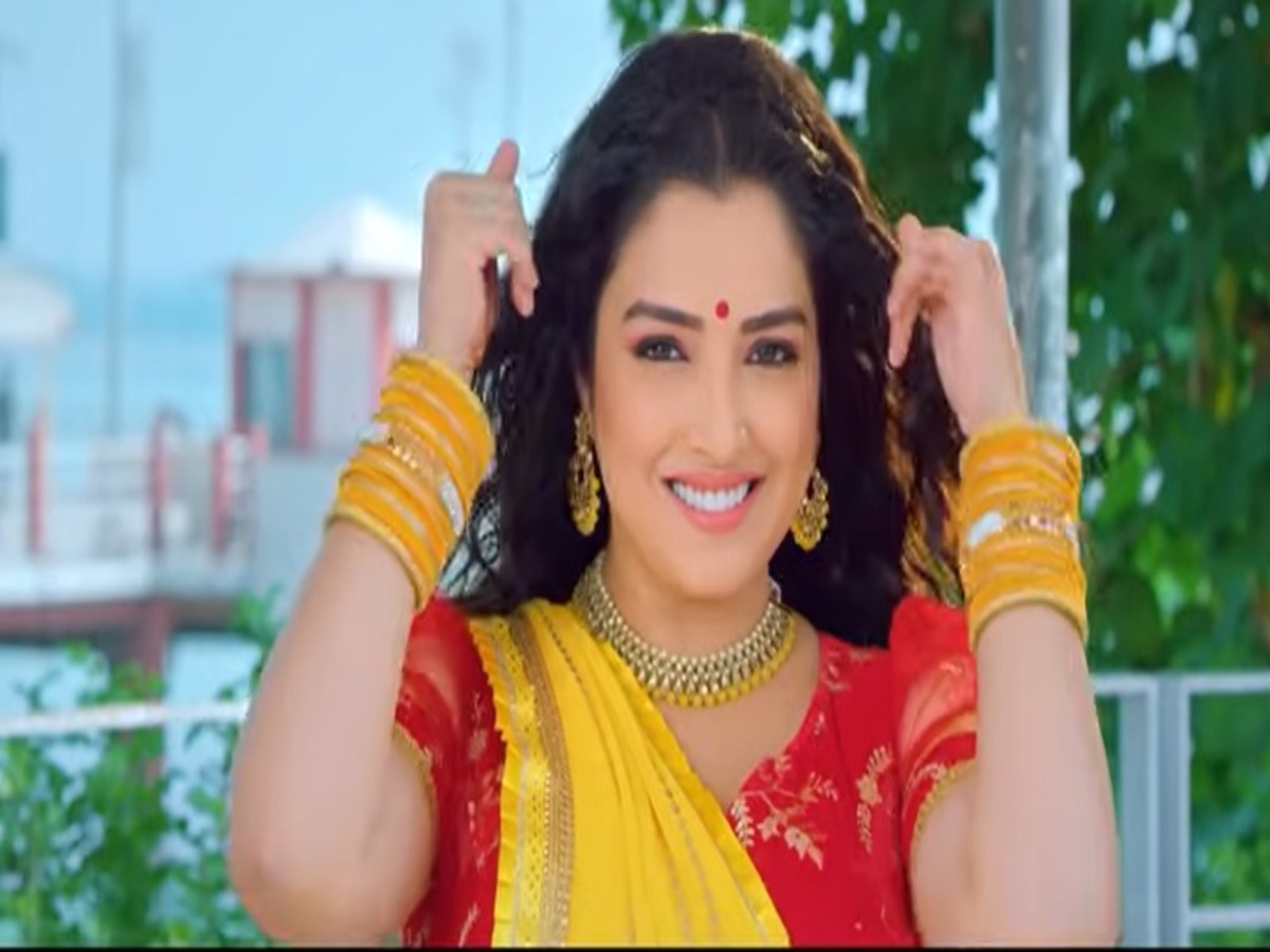 भोजपुरी की क्वीन आम्रपाली दुबे