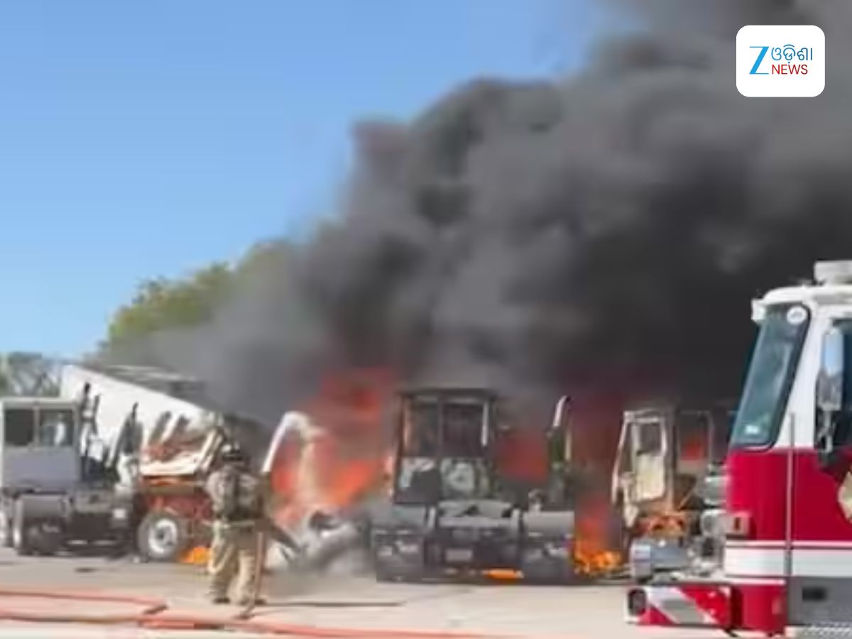 Plane Crash News: ଭୀଷଣ ବିମାନ ଦୁର୍ଘଟଣା, ଦୁଇ ଜଣଙ୍କ ମୃତ୍ୟୁ Plane Crash News: ଭୀଷଣ ବିମାନ ଦୁର୍ଘଟଣା, ଦୁଇ ଜଣଙ୍କ ମୃତ୍ୟୁ