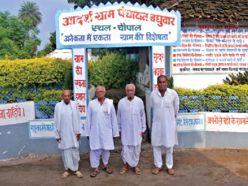 100 प्रतिशत साक्षरता हासिल करने के लिए प्रयास