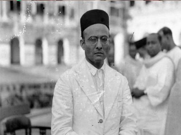 Urdu के सहारे क्या हो रहा सावरकर का प्रचार? NCPUL पर उठे बड़े सवाल