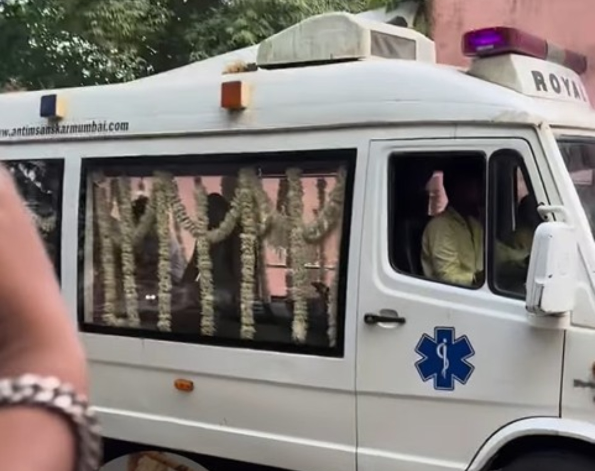 इस गाड़ी में ले जाए गए श्मशान घाट