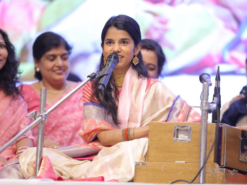 संगीत के क्षेत्र में मैथिली ठाकुर के योगदान