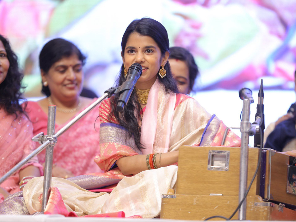 संगीत के क्षेत्र में मैथिली ठाकुर के योगदान