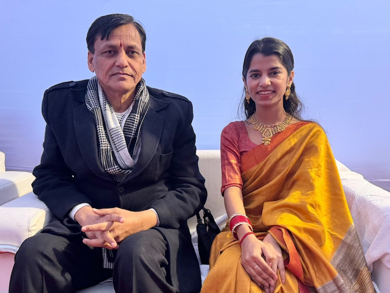 कितनी पढ़ी-लिखी हैं मैथिली ठाकुर?