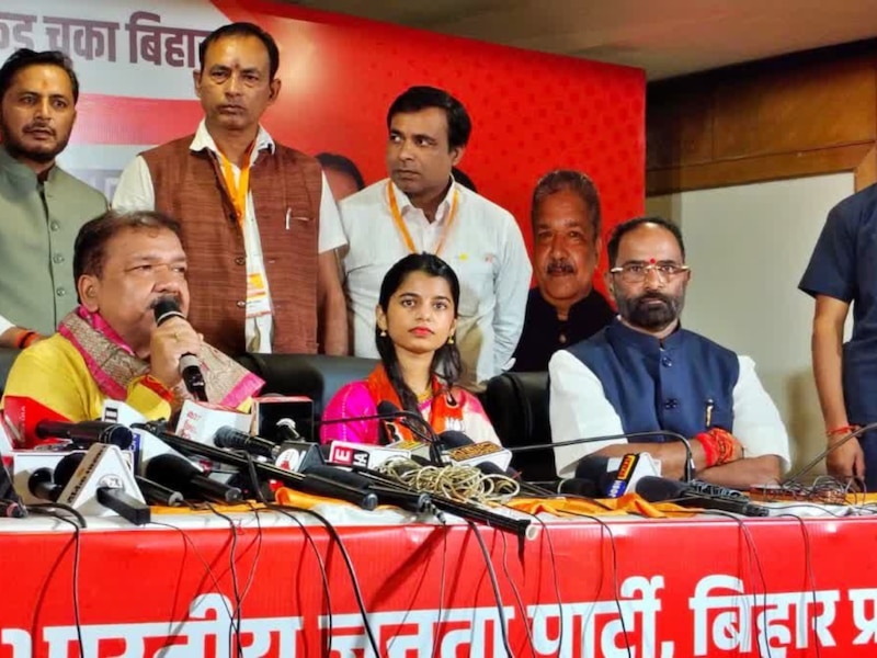 मधुबनी की मिट्टी से निकलीं, दिल्ली में बढ़ाई पहचान