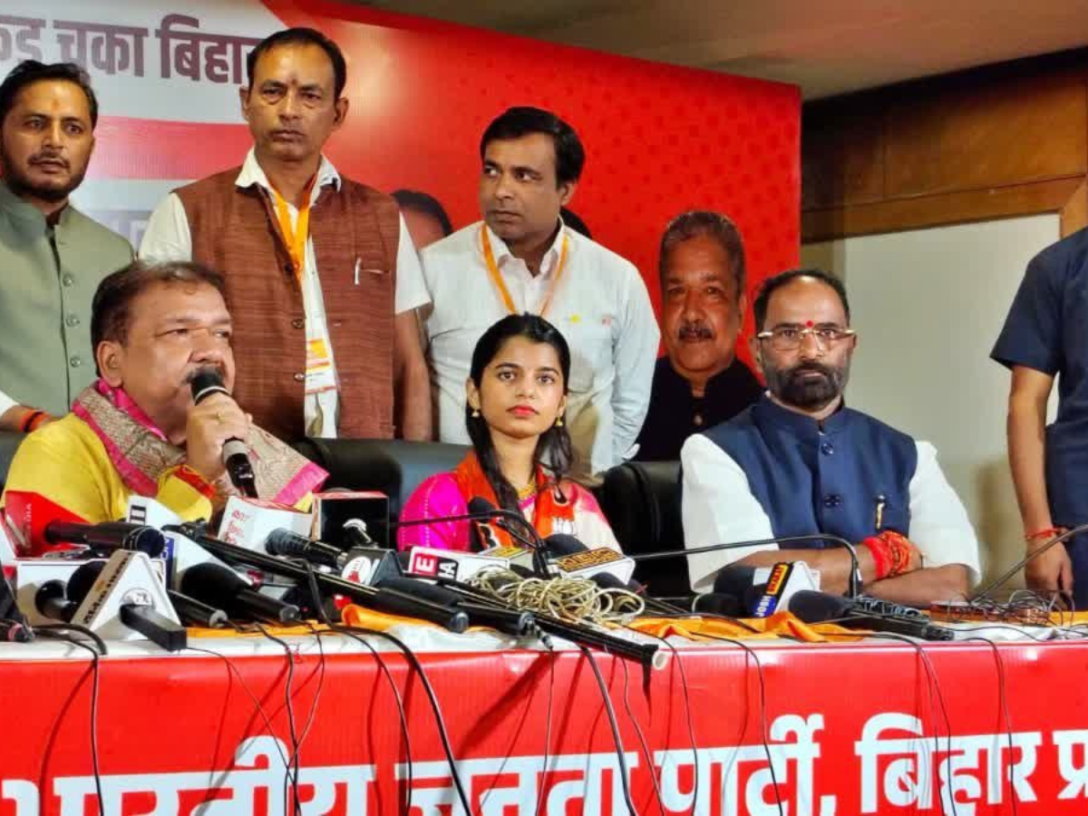 मधुबनी की मिट्टी से निकलीं, दिल्ली में बढ़ाई पहचान