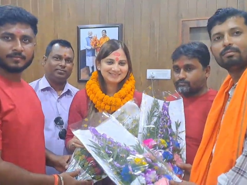 राजनीति में धमाकेदार एंट्री