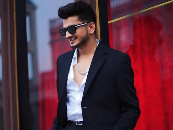 कॉमेडियन मुनव्वर फारूकी को मारने की साजिश नकाम, पुलिस ने दो शूटरों को दबोचा