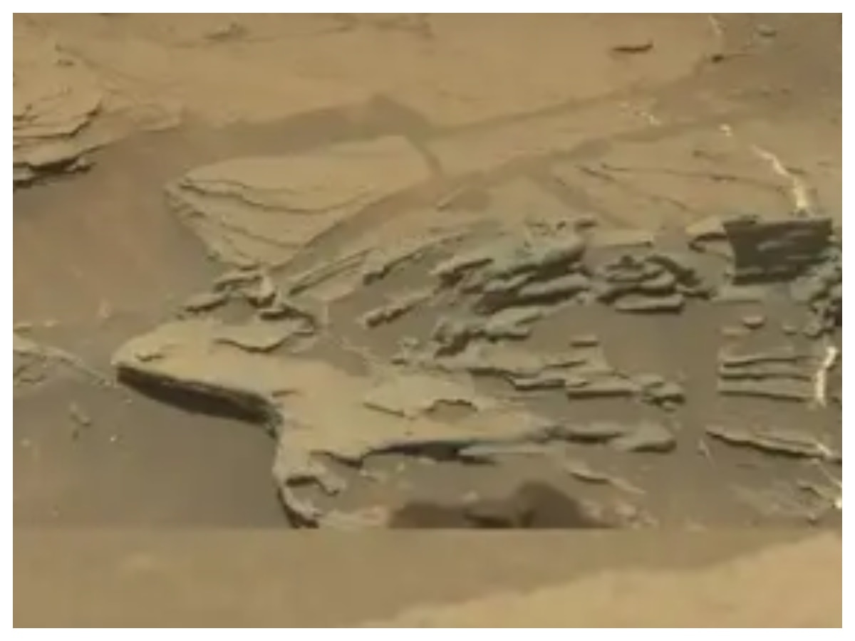 NASA rover clicks weird and shocking pictures of mars red planet mangal ...