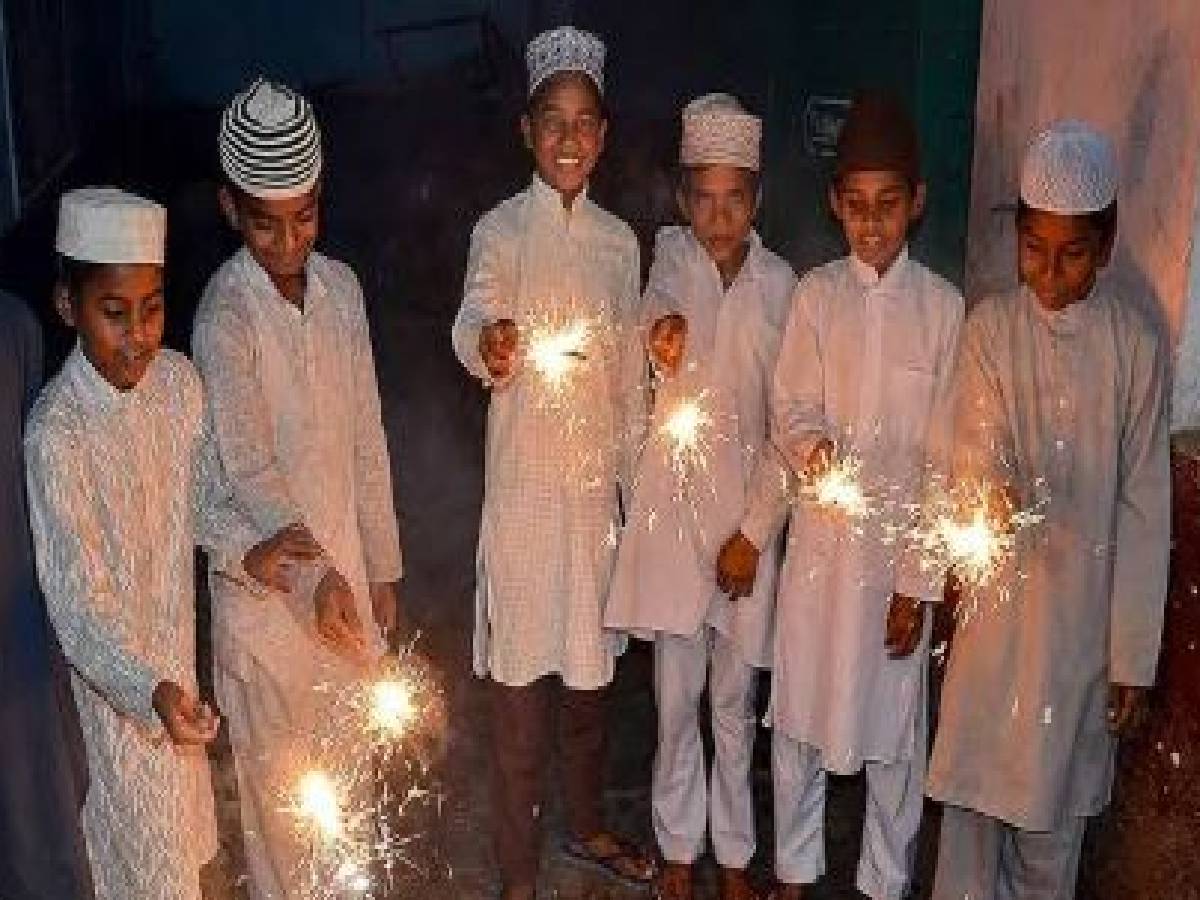 Diwali: इस्लाम के खिलाफ है पटाखे फोड़ना; उलेमा-ए-कराम ने बढ़ते प्रदूषण को लेकर जताई चिंता Diwali: इस्लाम के खिलाफ है पटाखे फोड़ना; उलेमा-ए-कराम ने बढ़ते प्रदूषण को लेकर जताई चिंता