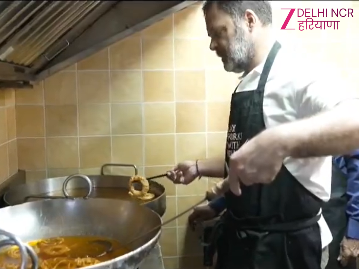 Rahul Gandhi: दिवाली पर राहुल गांधी बने हलवाई, पुरानी दिल्ली में बनाए बेसन के लड्डू और इमरती